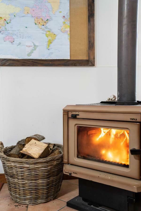 Lone Moose Backpackers Hostel Te Anau Bagian luar foto